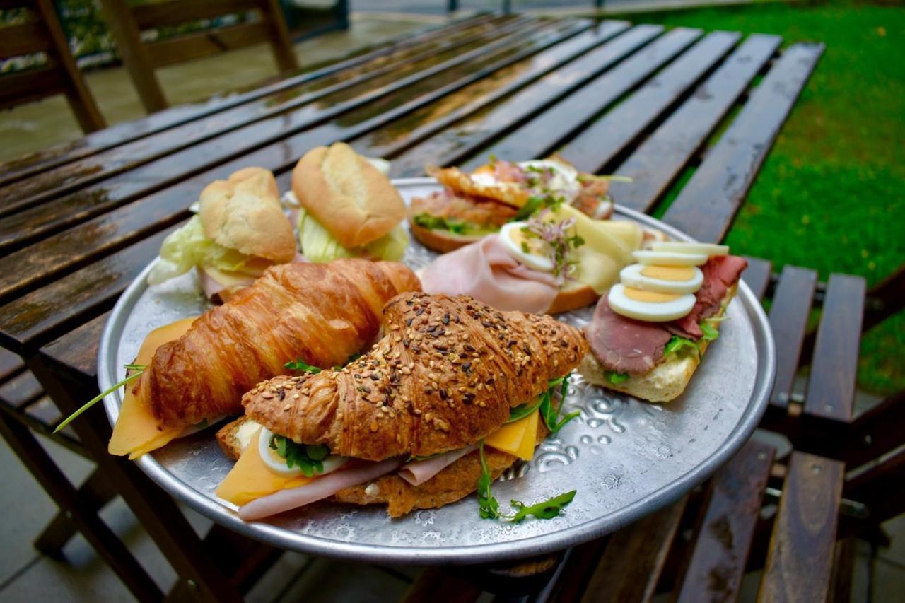 Penzion A Bistro Dilna Třeboň Exterior foto